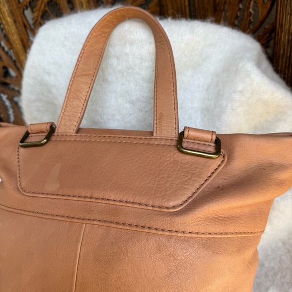 Aspen Tan Leather Convertible Leather Backpack - Picture 5 of 12